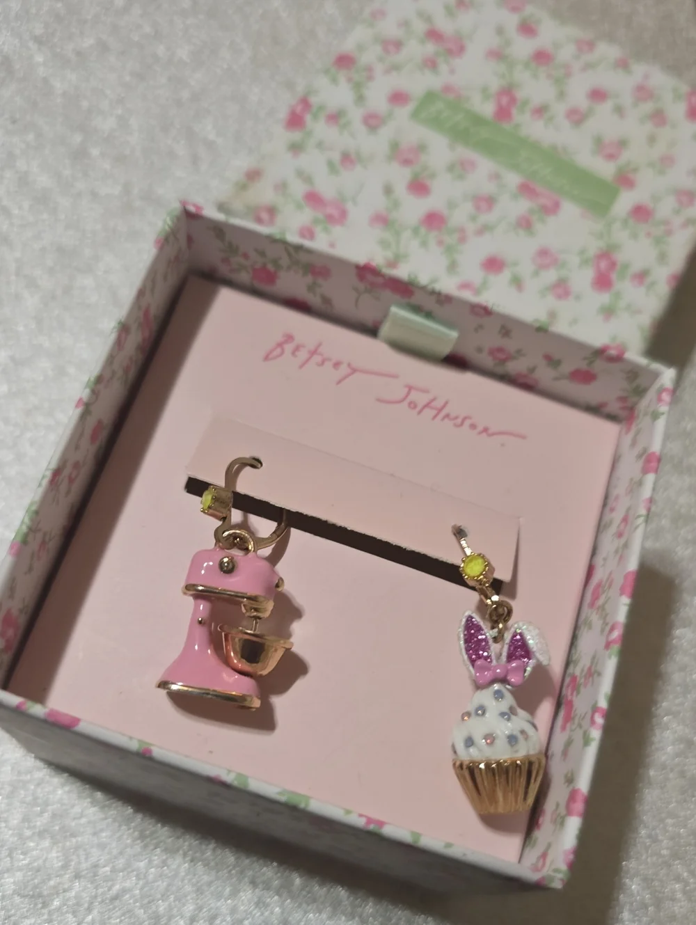 Betsey Johnson Mismatched Bunny Cupcake & Mixer Drop Earrings NWT/NIB